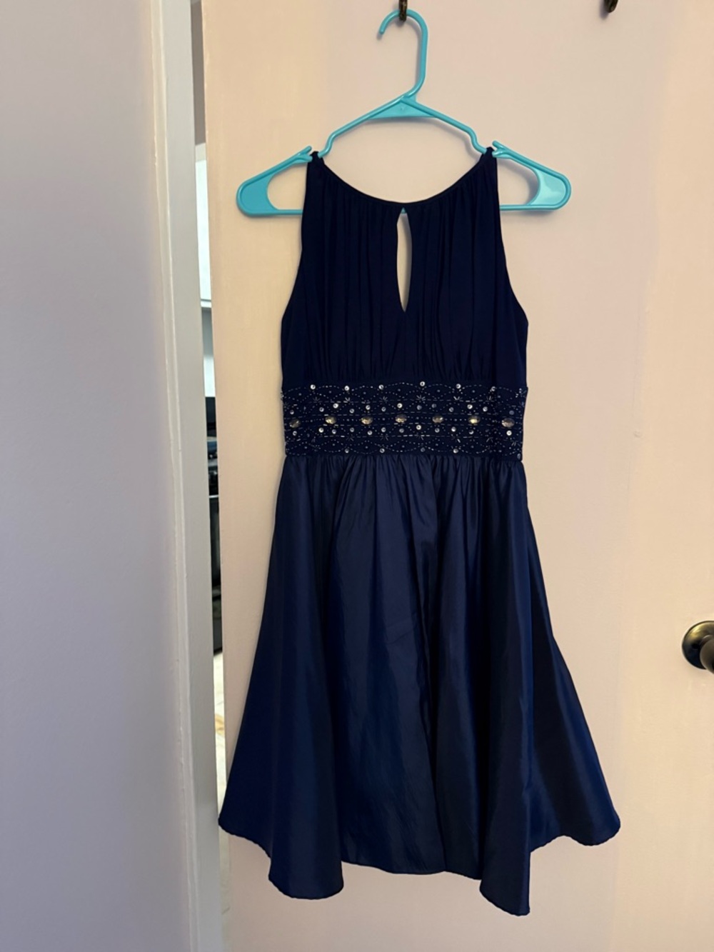 Embellished Waist Keyhole Formal Dress